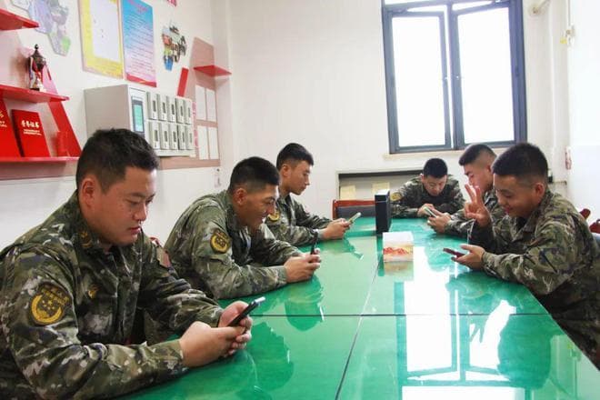 军人使用手机新规：实名制管理，明确使用时间和隐私保护