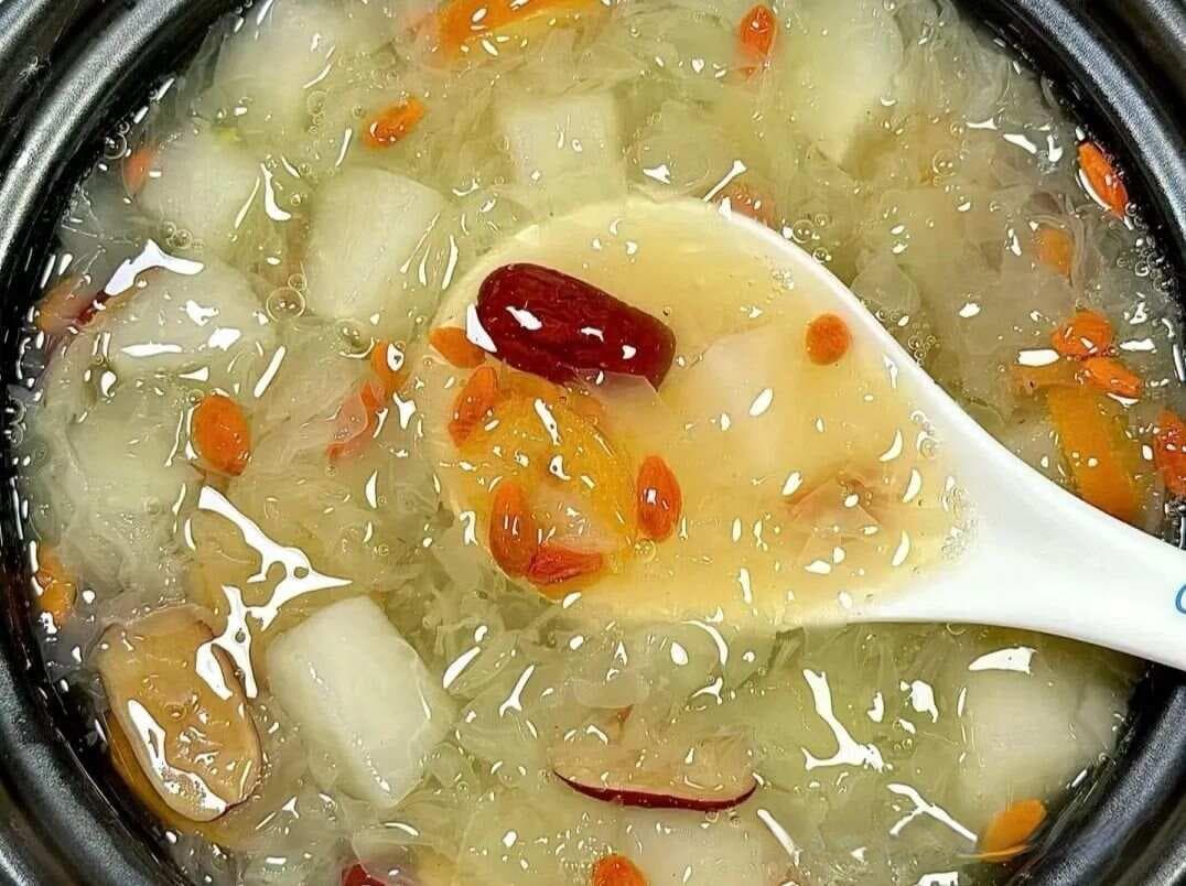 “春喝汤，保安康”倒春寒常喝4碗汤，一润肺，二补钙，三养人