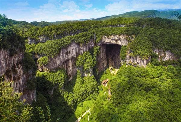 武隆天生三桥入选重庆影视基地，多部大片曾在此取景
