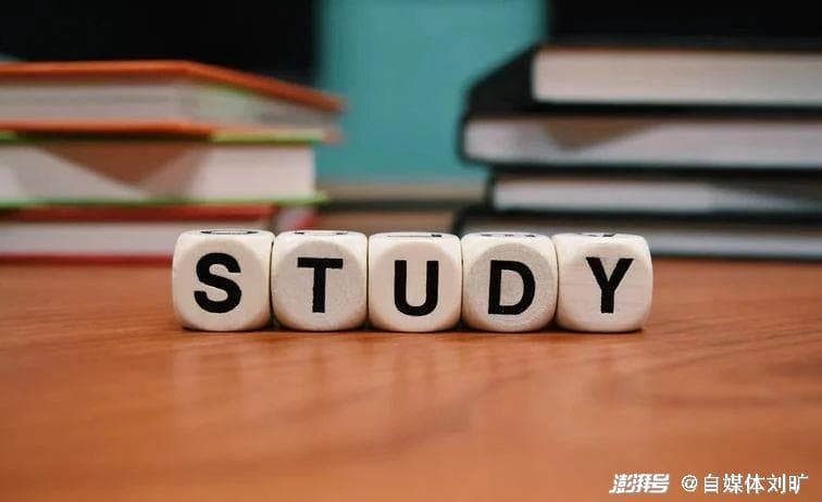 AI学习机市场大洗牌：科技派与学院派竞逐教育硬件新赛道