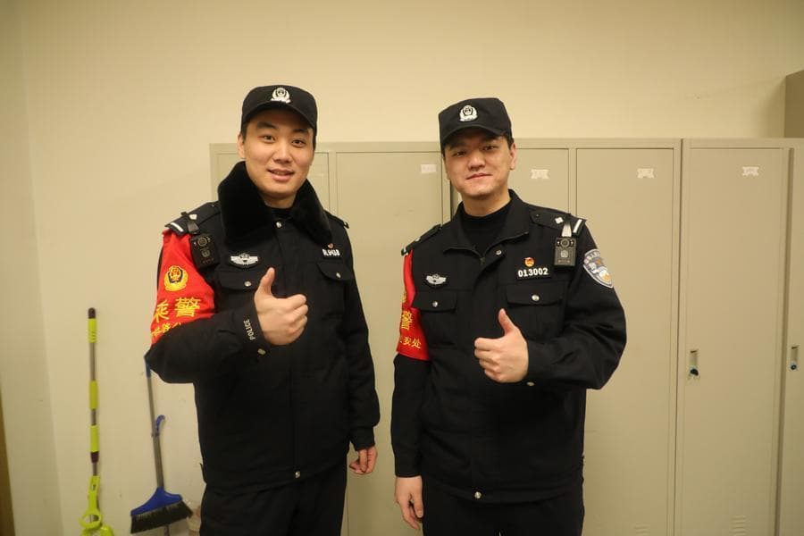 春运守护者：“乘警兄弟”在飞驰的列车上书写别样青春故事