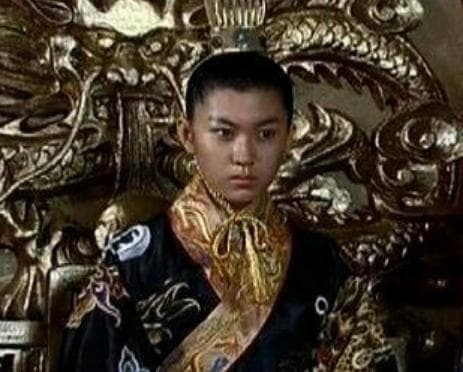 小明王的身份之谜：皇室血脉与天下共主的称号