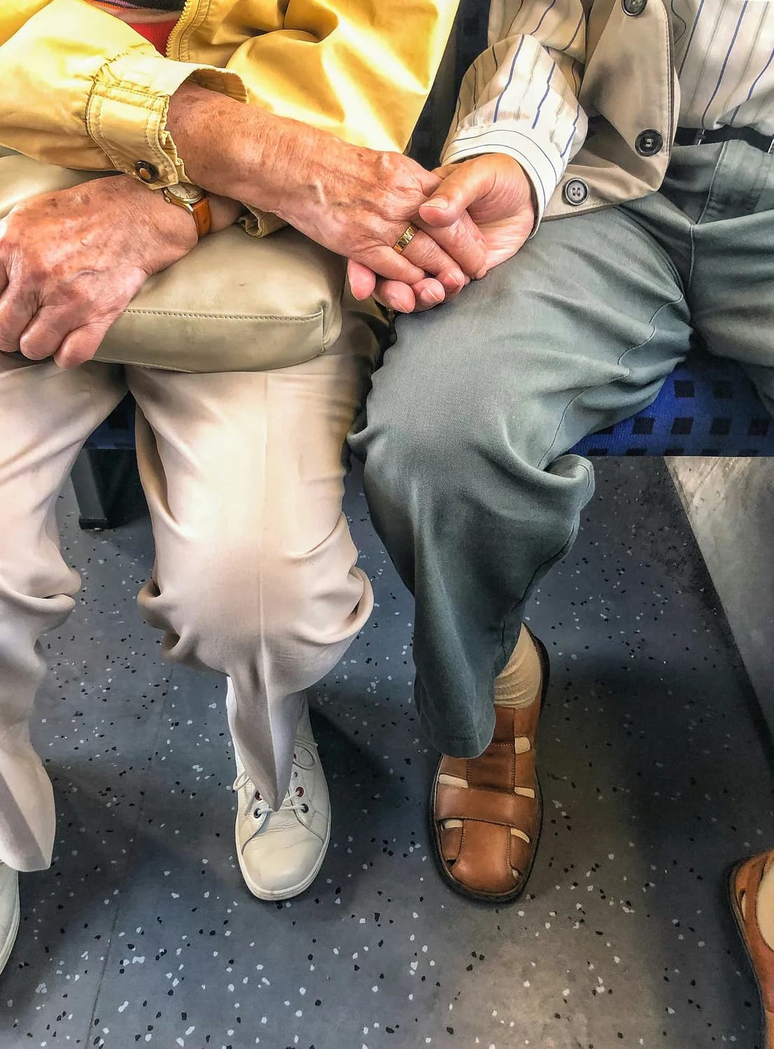 冬季老年人如何保护膝关节？