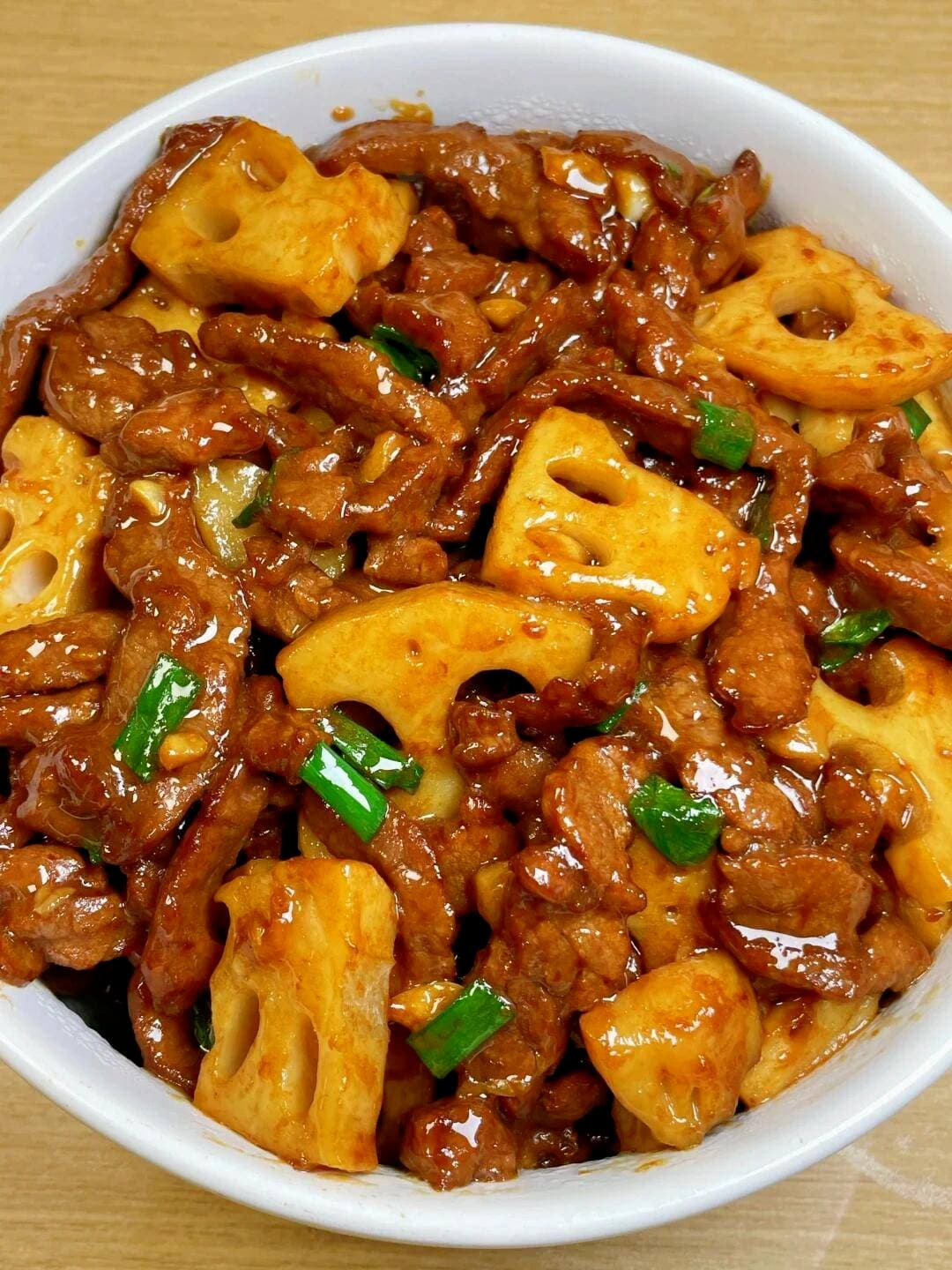 脆甜的莲藕炒肉