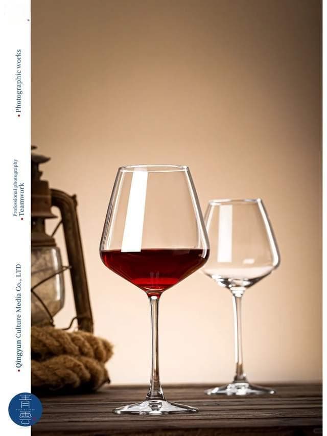 品鉴不同酒品时，酒杯的选择有哪些讲究？
