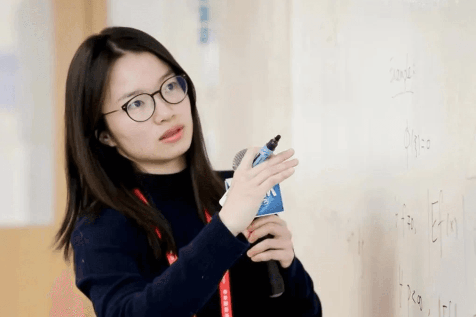 从天才少女到菲尔兹奖热门，90后女学霸破解世纪难题