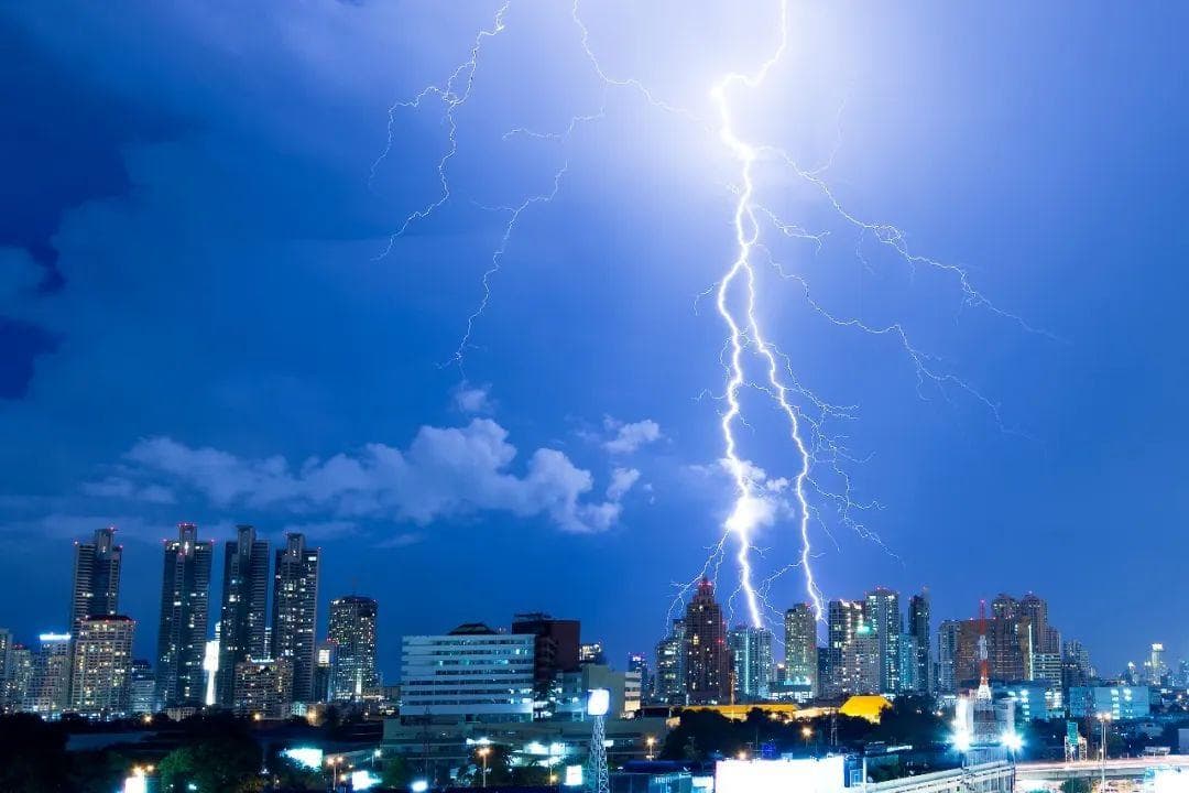 雷电高发季 防雷有秘笈！