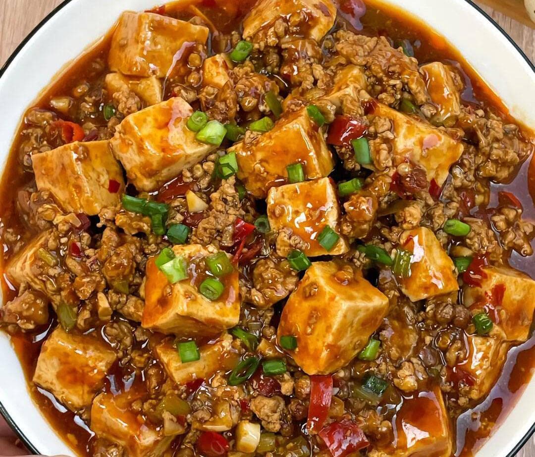 天冷豆腐这样吃比较过瘾，试试麻婆豆腐的麻辣鲜香，好吃又下饭