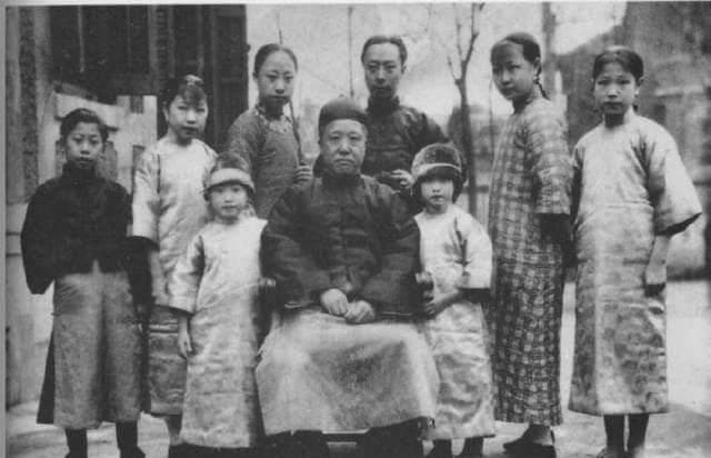 大清覆灭，末代皇帝退位，清朝贵族结局如何？