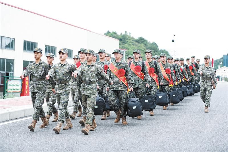 秋季新兵入营，部队暖心举措让新兵感受家的温暖