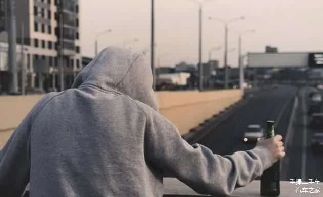 为什么有些人总是不愿麻烦别人？背后的心理原因值得深思