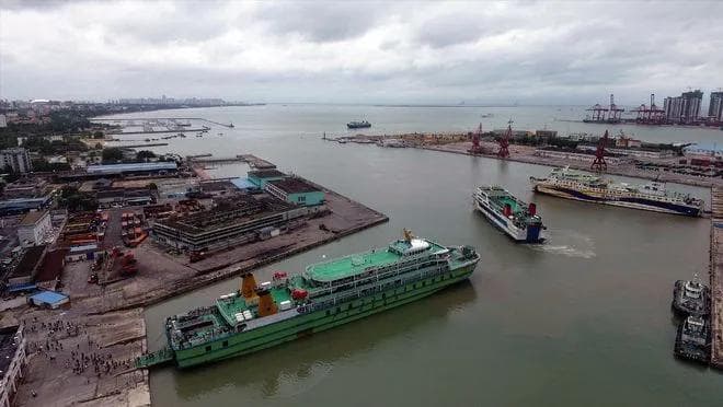 广东手握两条跨海通道，宽仅19公里的琼州海峡，为何不建跨海大桥