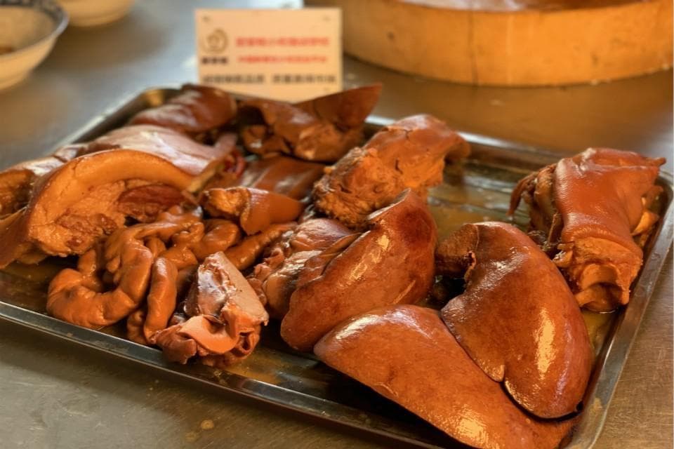 卤猪下水的完美搭档：四种香料让美味升级