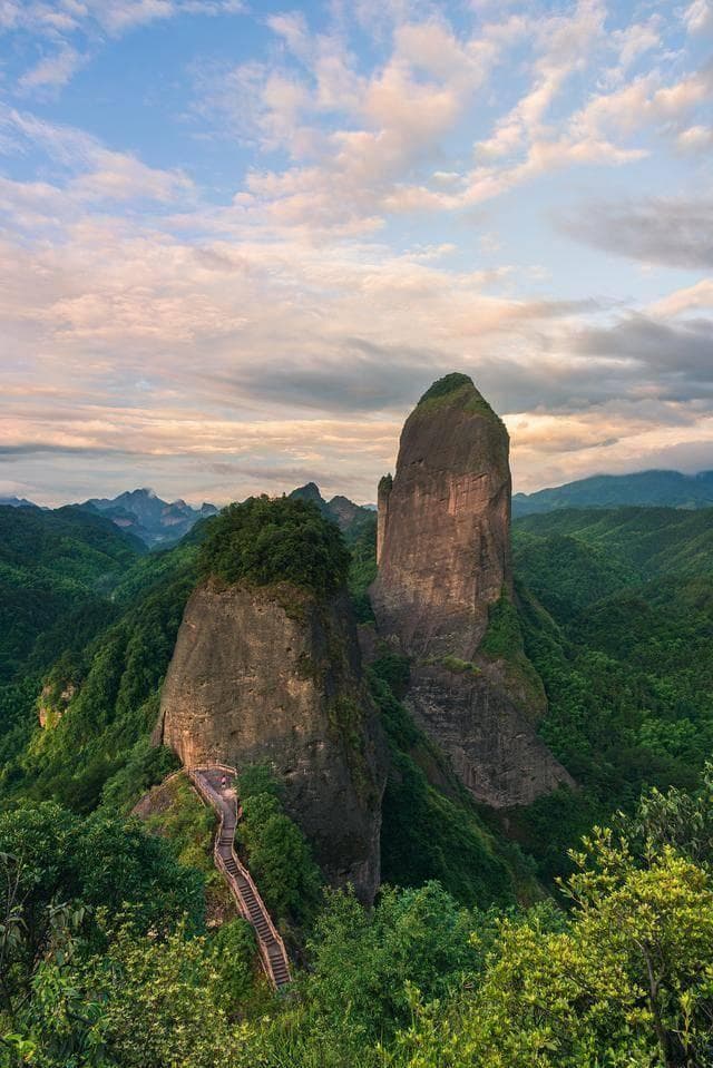 齐云山多高？探索云雾缭绕的仙境