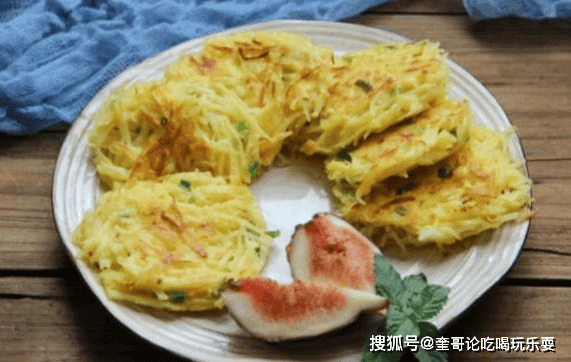 土豆丝鸡蛋饼：美味可口的家常小吃，简单易学又营养丰富