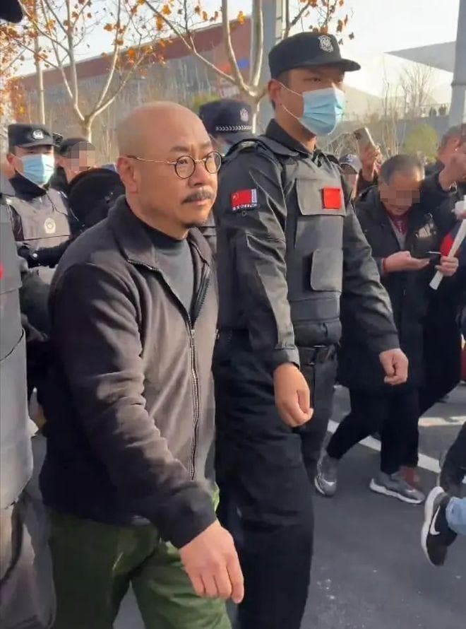 刀郎演唱会"假刀郎"事件：公司紧急辟谣，呼吁停止模仿行为