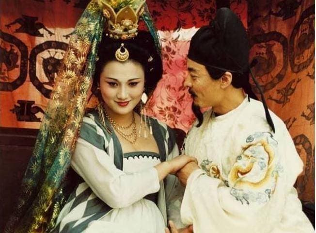 安史之乱，盐税为何救了唐朝一命？唐代五口之家，每月用盐13斤
