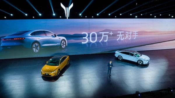 汽车"内卷"：危机与机遇并存