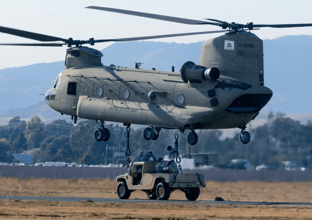 CH-47“支奴干”直升机为美军执行了哪些任务？