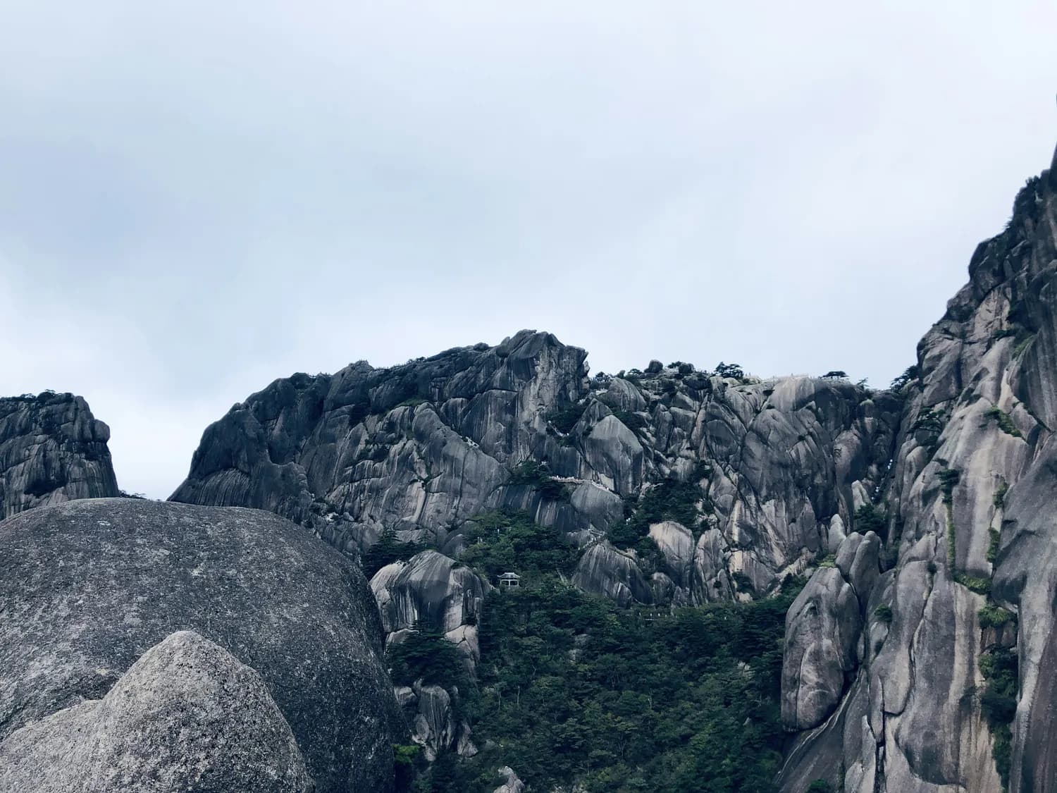 三清山：上饶市的自然奇迹