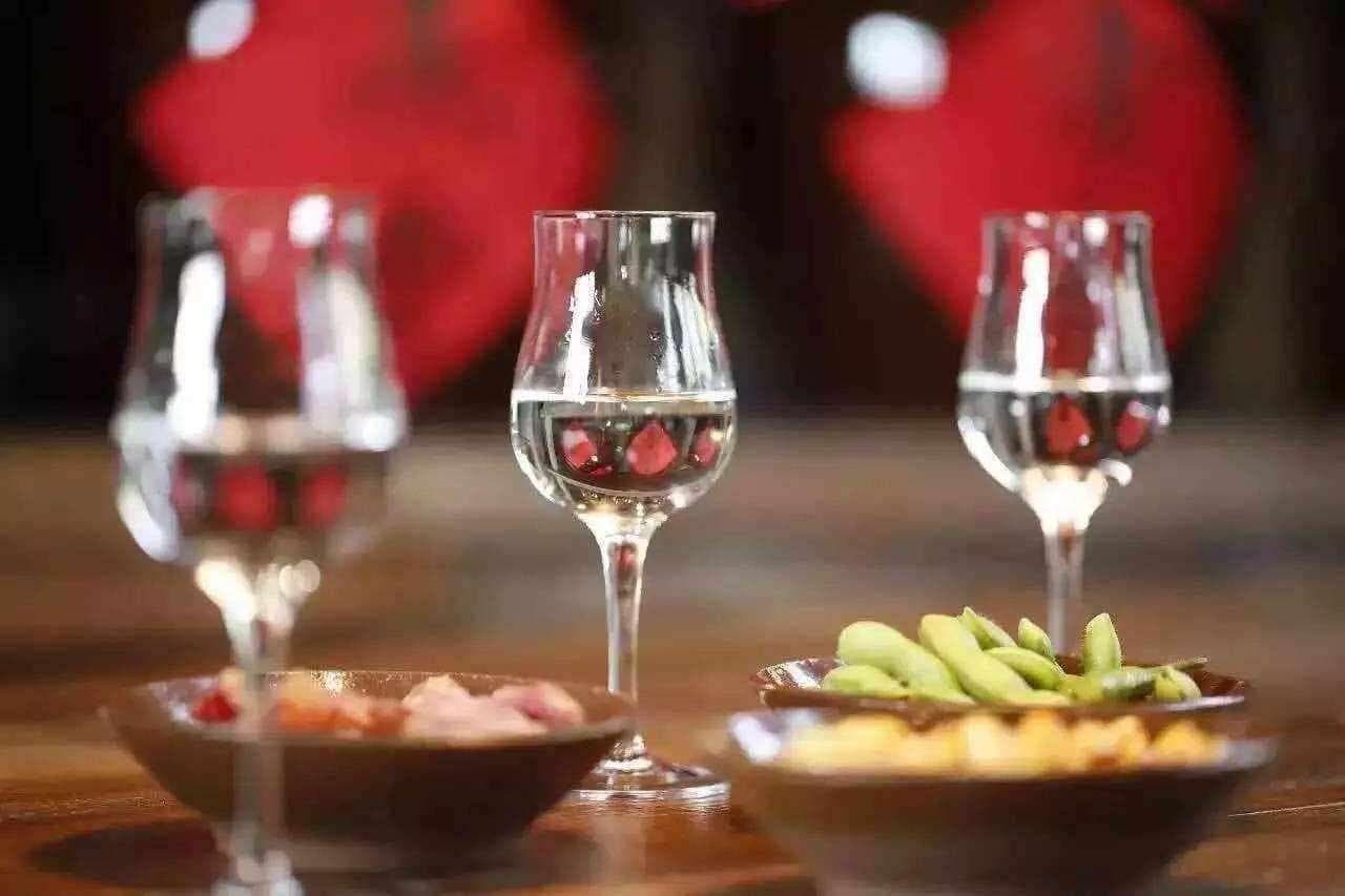 酱酒与食物的搭配艺术：解锁中餐美食的新境界
