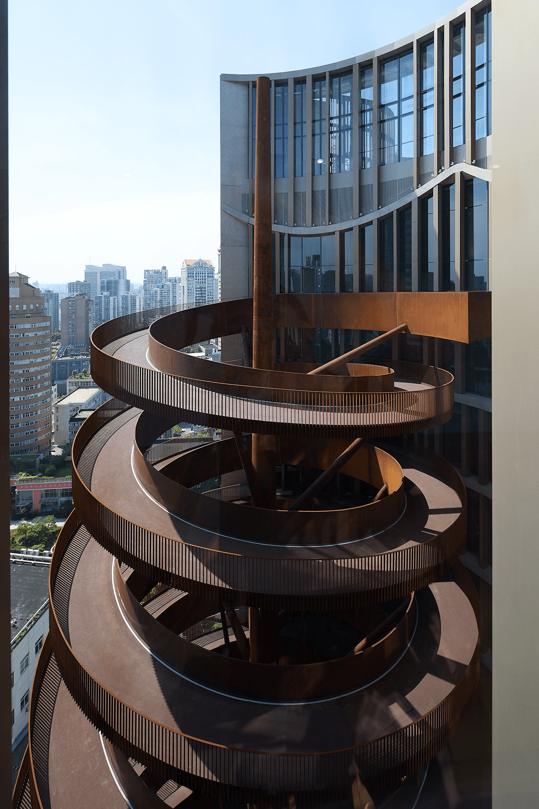 超长螺旋：华东电力设计院办公大楼 / Archea Associati+华东院