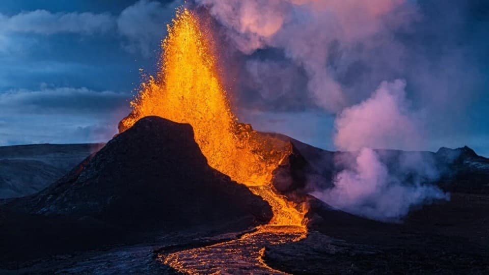 火山：地质学上最炽热的特征