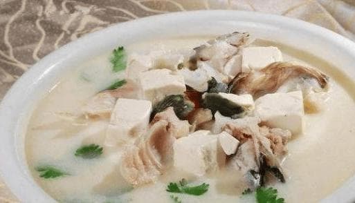 鱼头豆腐汤制作全攻略：从食材准备到出锅技巧详解