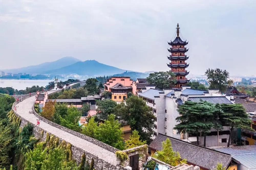 南京旅游指南：一座融合历史与现代的南方之都