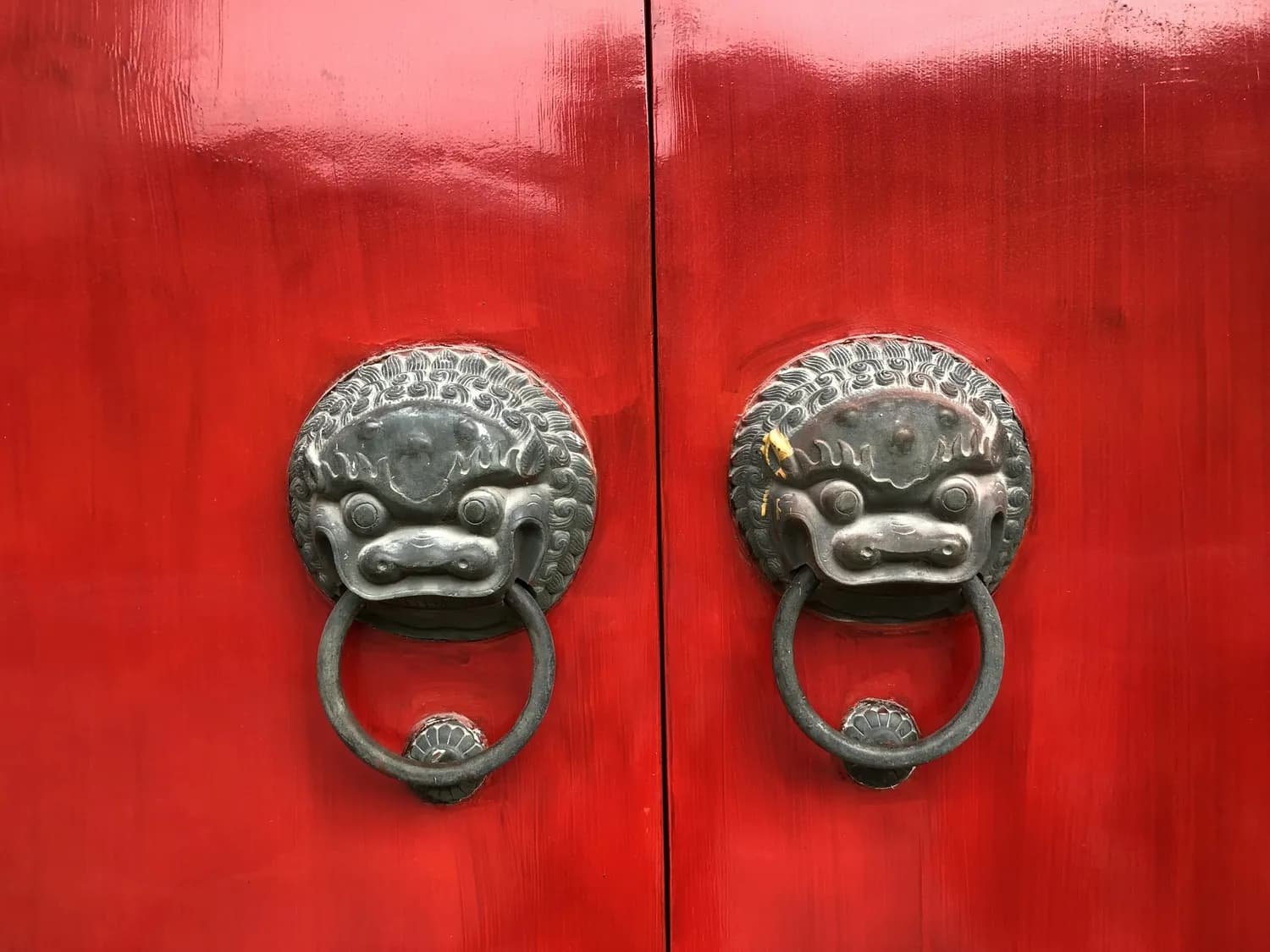 2025年腊月搬家指南：从吉日选择到传统习俗