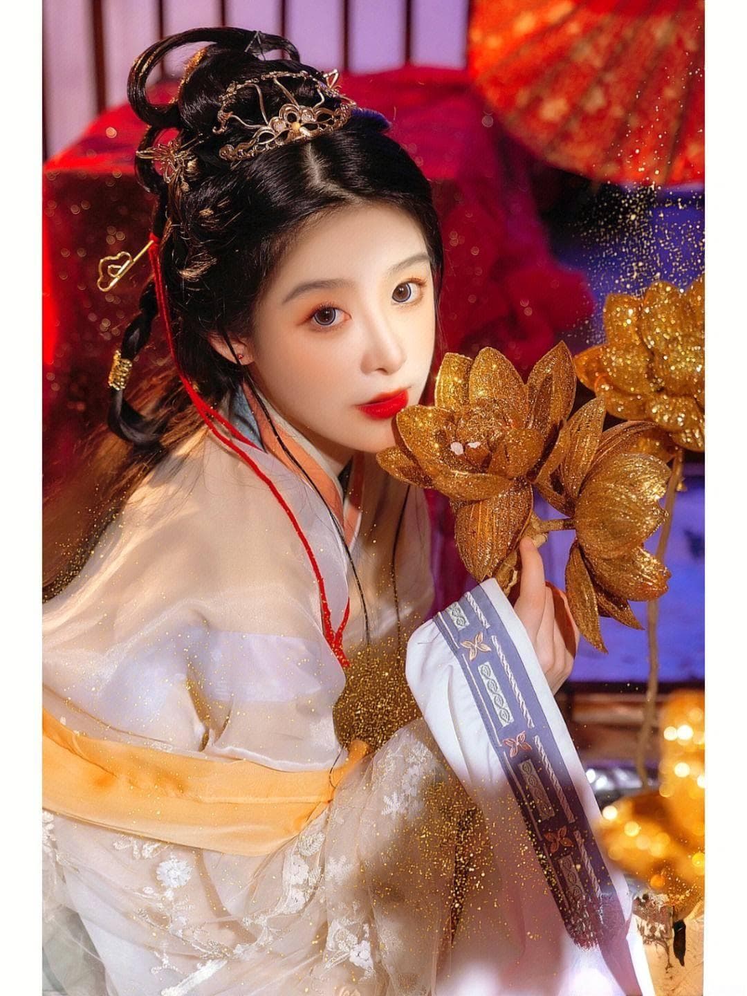 云想衣裳花想容：解读古诗背后的文化内涵与审美意蕴