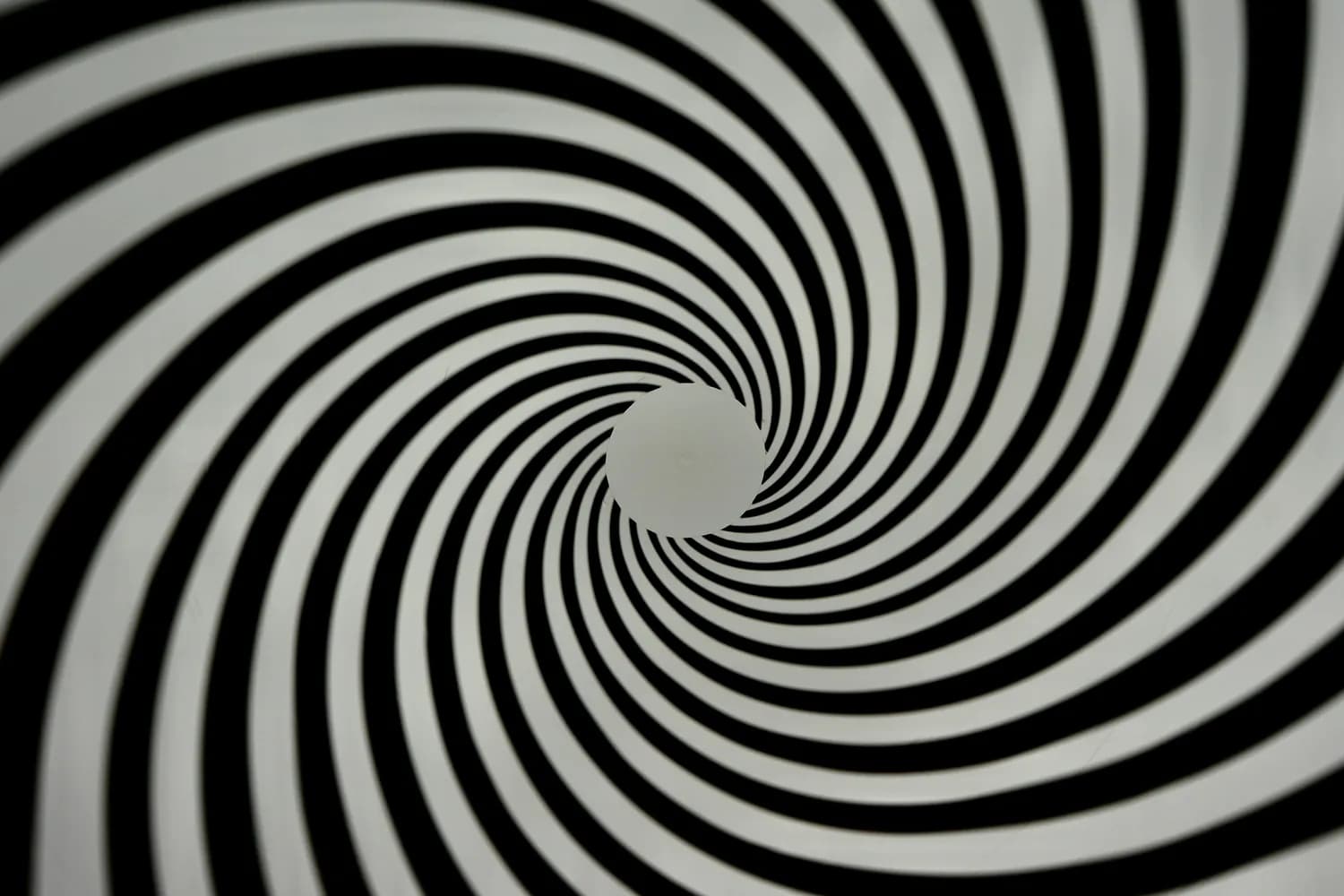 催眠疗法助你摆脱心理困扰