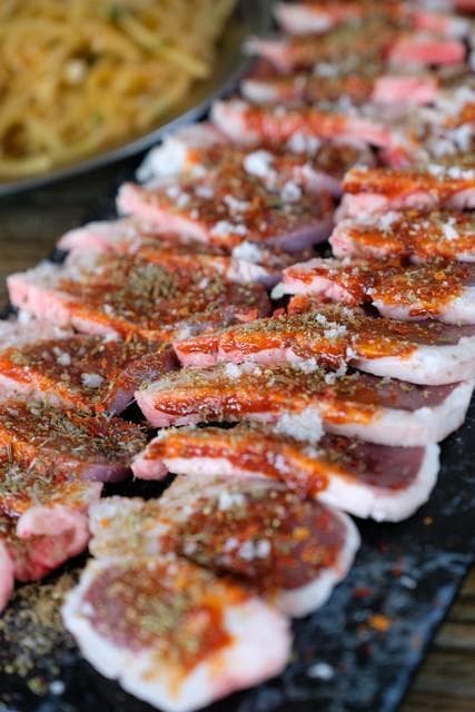 丹东美食全攻略：从海鲜到烤串，感受边境城市的独特味道