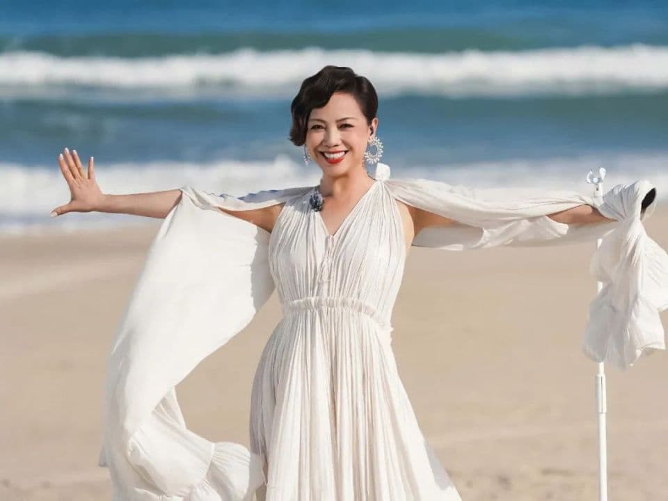 邓萃雯的传奇人生：戏里戏外都是“狠角色”