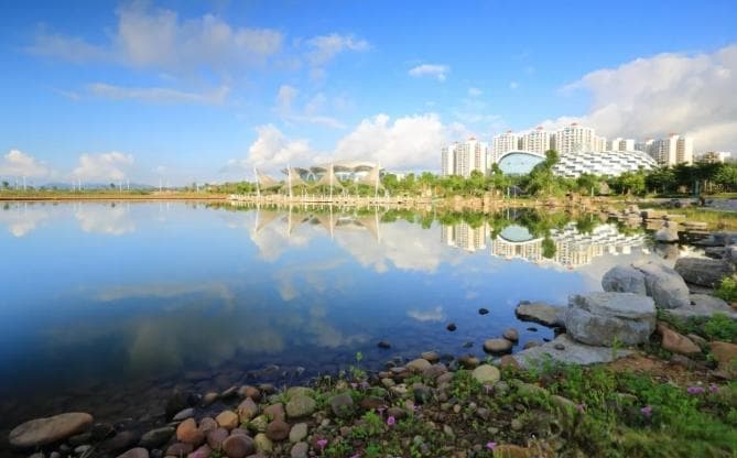 西湾海岸线：如画美景蜿蜒在你我身边