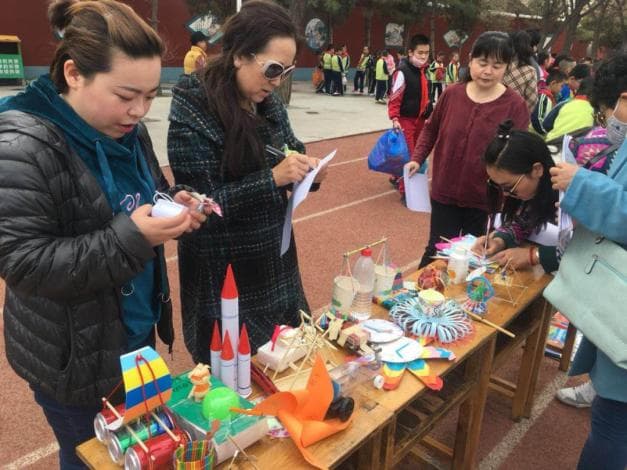 呼和浩特市第十六中学小学部北校区：播撒科学的种子！校园科技节激发学子创新思维