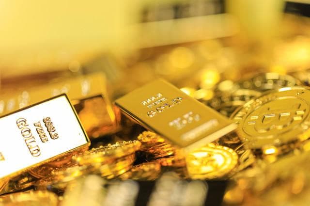 如何实现资金的最优保值策略？这些策略的实际效果如何评估？