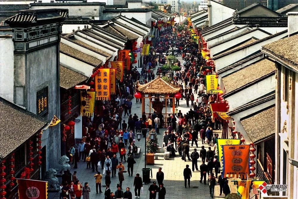 河坊街美食地图：杭州老街上的六种地道小吃