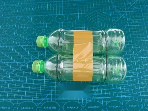 空气桨动力船DIY教程：用废弃饮料瓶打造水上玩具