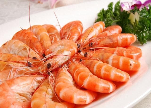 白灼虾煮几分钟最合适？教你正确做法，虾肉鲜美无腥味家人都爱吃