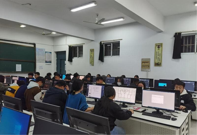 优化教育资源，培养卓越人才：学院课程开发新视角