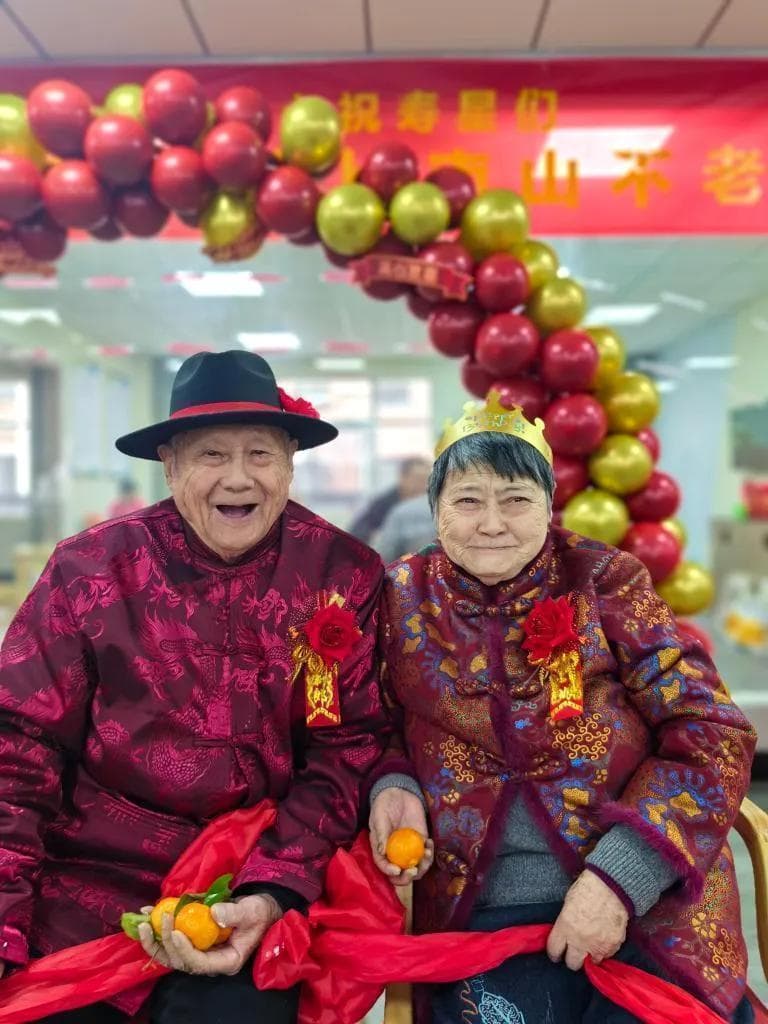 酸甜苦辣“黄昏恋”