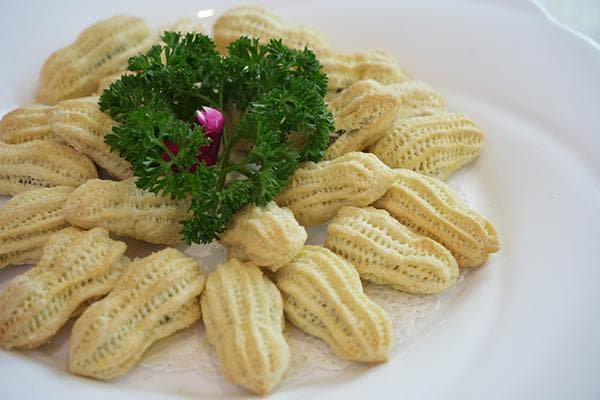 龙华禅食亮出180余道素食大“烩”，色香味俱全令品尝者欲罢不能