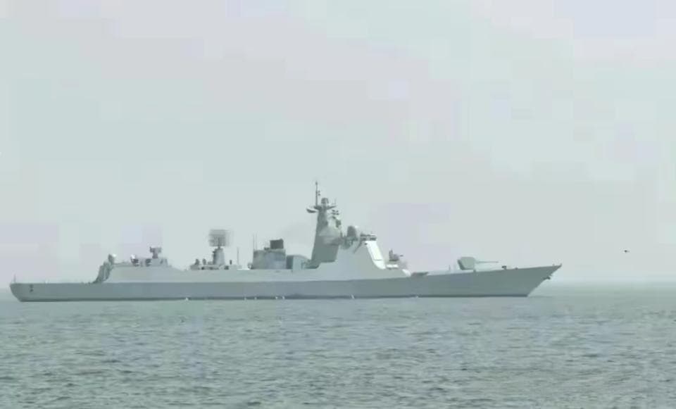 最新052D型驱逐舰密集海试，具备海基反导、远程反舰和陆攻等能力