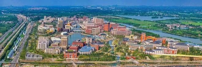 3万人将迁入，华为全球最大研发中心今日启用
