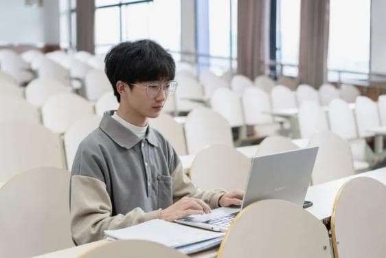 年级第一、拿国奖、本科发SCI论文，重大男生如何做到？