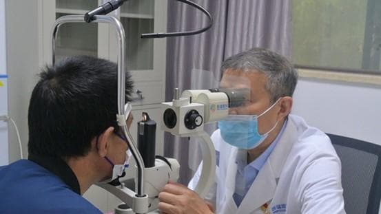 眼睛干涩有异物感 医生提醒小心干眼症