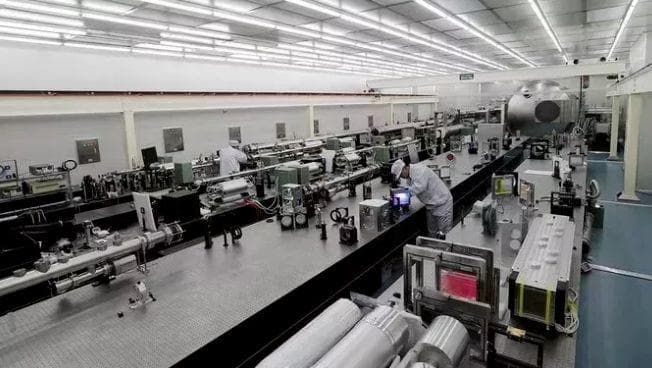 上海张江超强超短激光实验装置全面建成