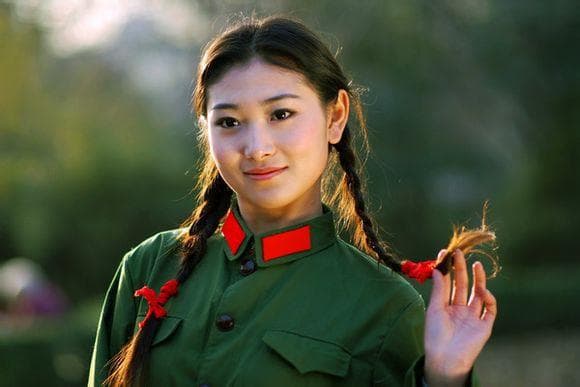 全民追捧“三点红”，65式军装在老兵心中分量为何这么重？