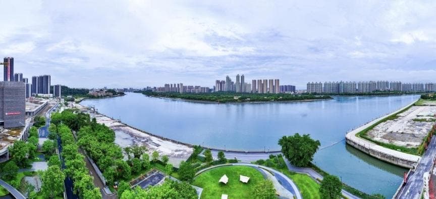昔日水泥厂码头成为滨江公园，珠江西航道江岸线“华丽变身”